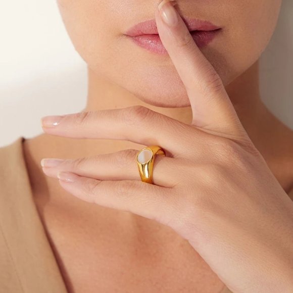 New 18K Gold Plated Mother Of Pearl Signet Ring - Picture 2 of 7